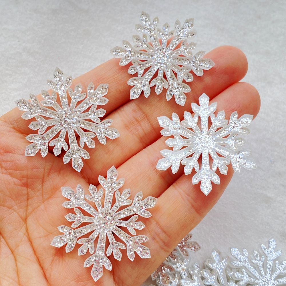 เกล็ดหิมะเรซิ่นสำหรับคริสต์มาส 10 ชิ้น สีสันสดใส เครื่องประดับ DIY และอุปกรณ์ตกแต่งหัตถกรรม