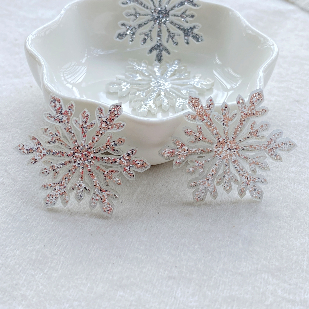 เกล็ดหิมะเรซิ่นสำหรับคริสต์มาส 10 ชิ้น สีสันสดใส เครื่องประดับ DIY และอุปกรณ์ตกแต่งหัตถกรรม - รูปที่ 3