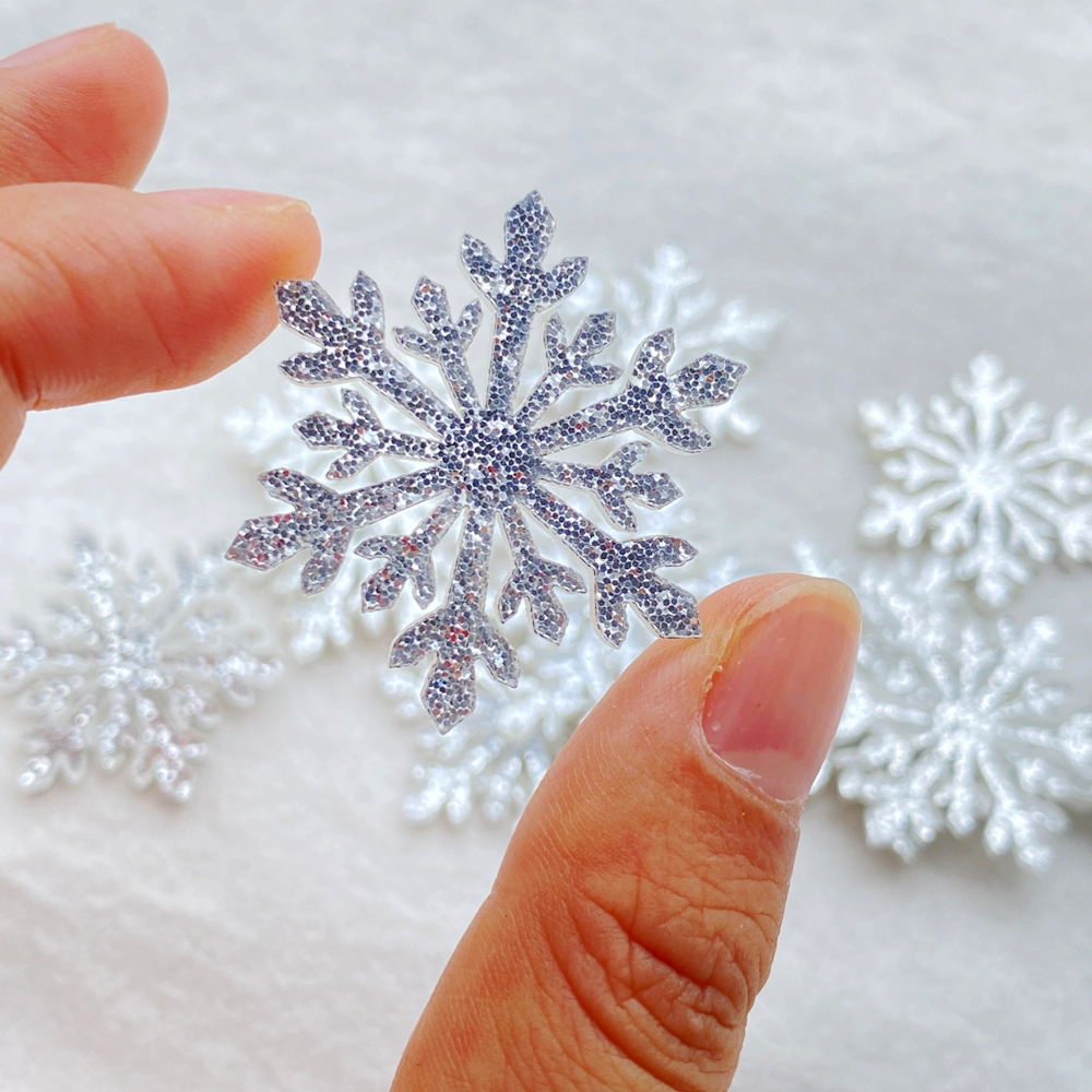 เกล็ดหิมะเรซิ่นสำหรับคริสต์มาส 10 ชิ้น สีสันสดใส เครื่องประดับ DIY และอุปกรณ์ตกแต่งหัตถกรรม - รูปที่ 7