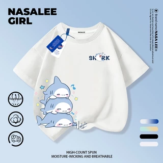【จัดส่งวันเดียวกัน × ถึงใน 2 วัน】เสื้อยืดเด็ก NASA สีฟ้าอ่อน ผ้าฝ้ายระบายอากาศดี ลายฉลามน้อยน่ารัก แฟชั่นสวมใส่คล่องตัว แขนสั้น สำหรับเด็กชาย-หญิง
