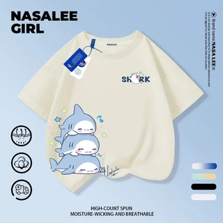 【จัดส่งวันเดียวกัน × ถึงใน 2 วัน】เสื้อยืดเด็ก NASA สีฟ้าอ่อน ผ้าฝ้ายระบายอากาศดี ลายฉลามน้อยน่ารัก แฟชั่นสวมใส่คล่องตัว แขนสั้น สำหรับเด็กชาย-หญิง