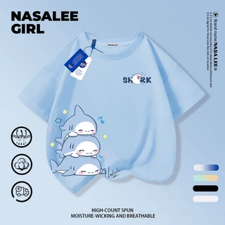 【จัดส่งวันเดียวกัน × ถึงใน 2 วัน】เสื้อยืดเด็ก NASA สีฟ้าอ่อน ผ้าฝ้ายระบายอากาศดี ลายฉลามน้อยน่ารัก แฟชั่นสวมใส่คล่องตัว แขนสั้น สำหรับเด็กชาย-หญิง