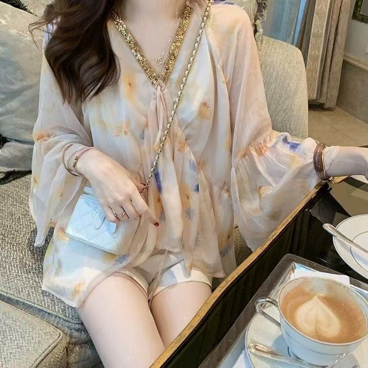 เสื้อแขนยาวสไตล์เกาหลีสำหรับสาวสุภาพ แบบคอวีหลวม ทำจากชีฟองลายดอกไม้