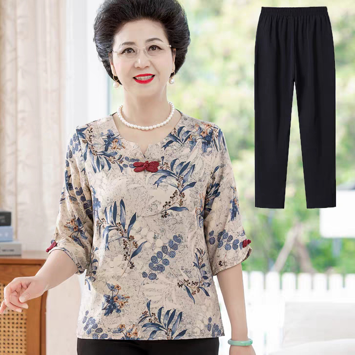 [สินค้าใหม่ในสต็อก] เสื้อยืดแขนสั้นผ้าฝ้ายฤดูร้อน สไตล์บาง ชุดคุณยาย เสื้อผ้าผู้สูงอายุ เสื้อสเวตเตอร์ คอวี ยืดผู้หญิงสูงอายุ