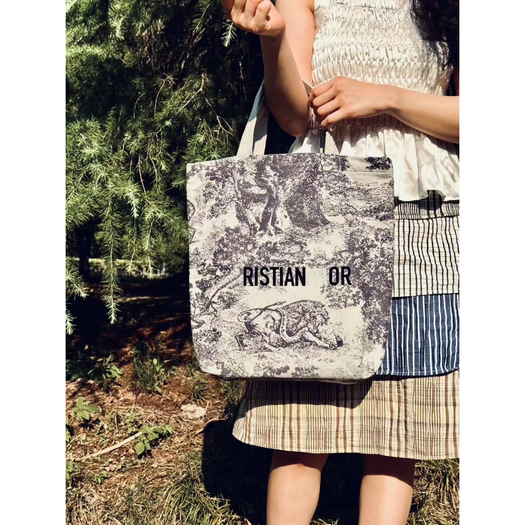 กระเป๋า tote สีเทาทรงเตี้ย พร้อมซิปแยกชิ้น (ขนาด: 38x36 cm)