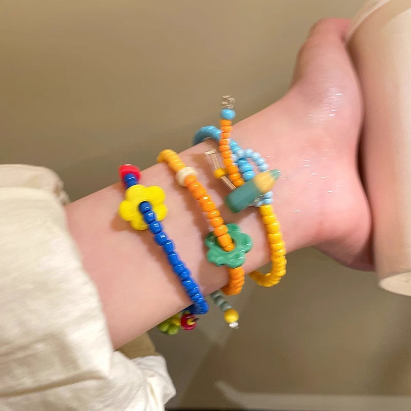 สร้อยข้อมือลูกปัดดอกไม้สีสันสดใสมากสไตล์เกาหลี เป็นของขวัญวันเกิดที่เหมาะสำหรับนักเรียนสาว