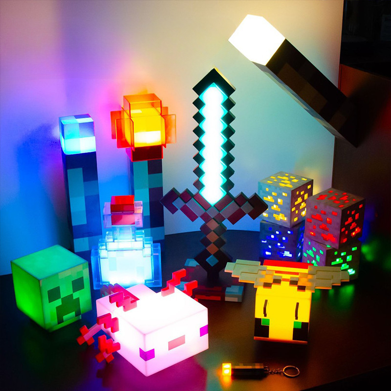 Mc 2025 LED Applicable Minecraft โคมไฟไฟฉายเปลี่ยนสีขวดน้ํา Ore Block Axolotl หัวหมู Bee Fox Creeper Lighting A Minecraft ภาพยนตร์เกมของสะสมของเล่นเด็กของขวัญ