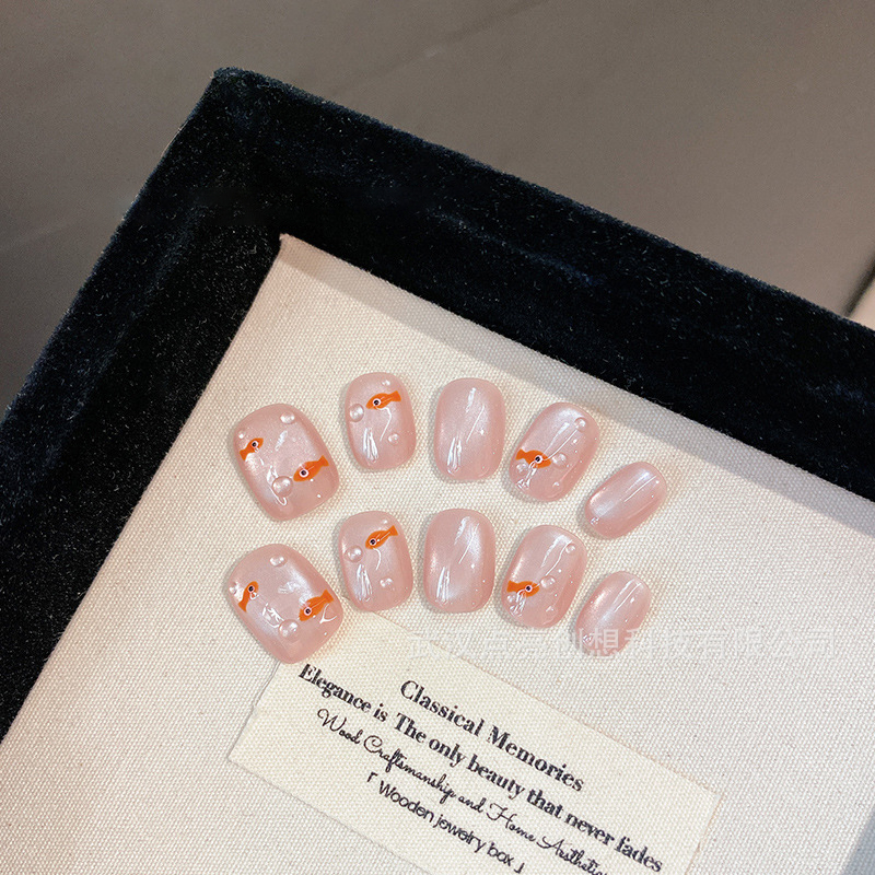 HANDMADE+กาวฟรีArtificial Nail Nude Cats Eye Water Droplets ปลาน่ารัก Phototherapy แผ่นแปะเล็บปลอมกดบนเล็บนํากลับมาใช้ใหม่ได้