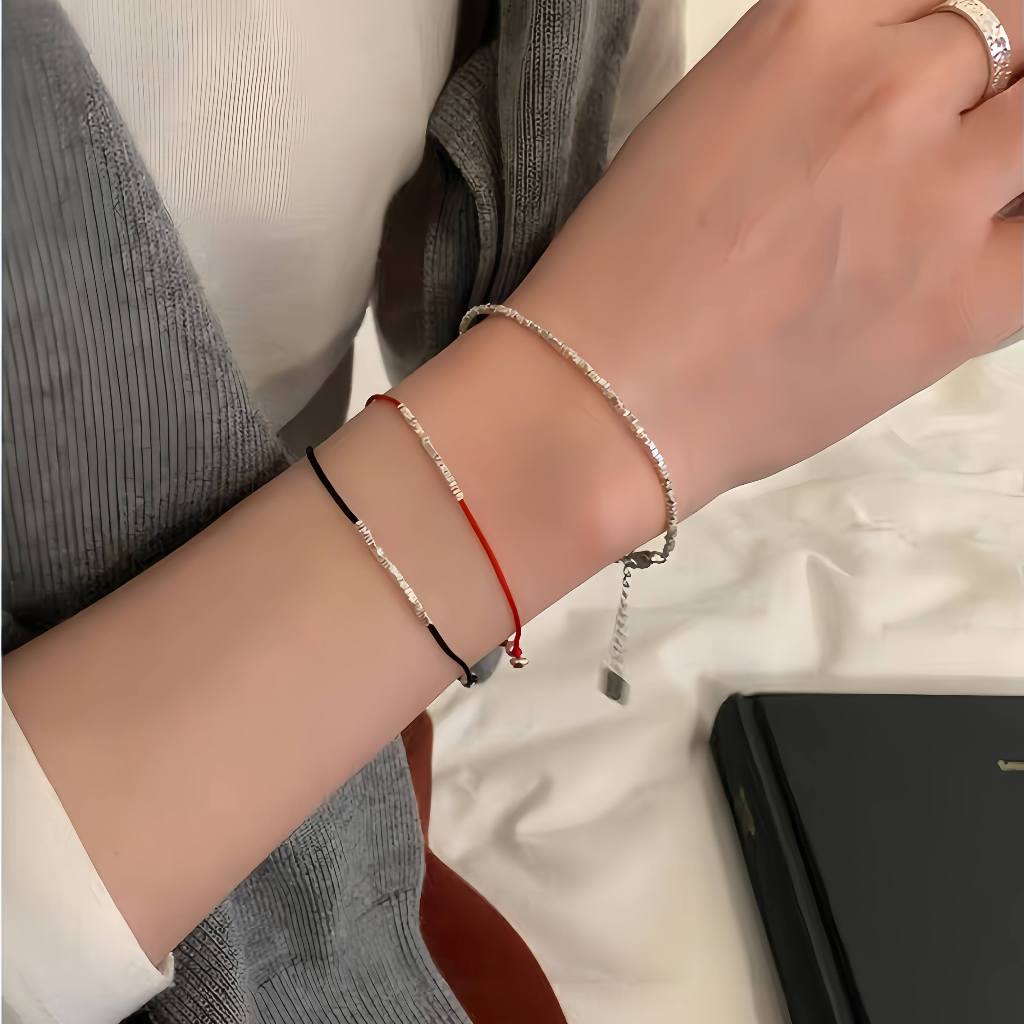 สร้อยข้อมือสตริงสีแดงและสีดำสำหรับผู้หญิง ให้ความโชคดีและความปลอดภัย