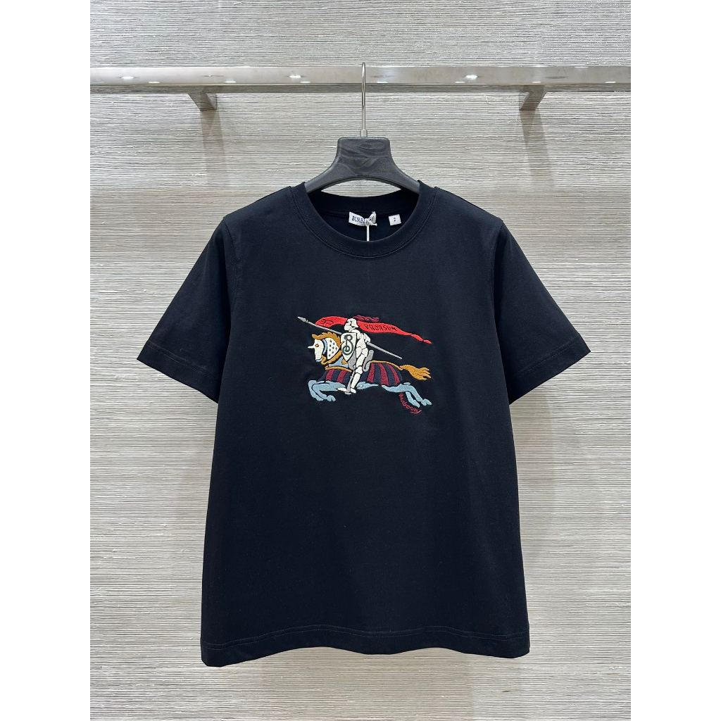 2025 เสื้อยืดแขนสั้นผู้หญิงสีดํา B ล่าสุด Size:S_L okr