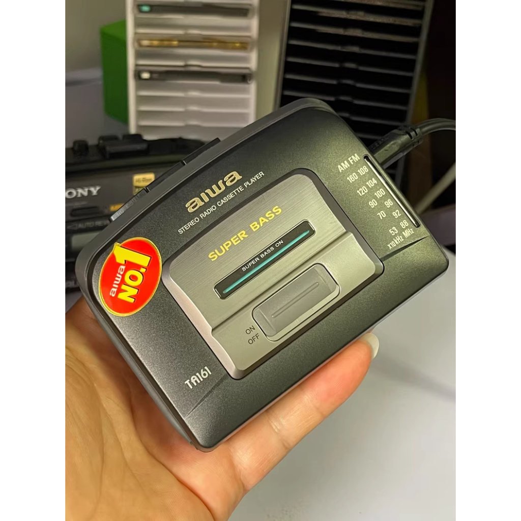 AIWA HS-TA161 "Bread Fighter" Walkman Legendary Bass Monster พร้อมย้อนกลับอัตโนมัติ | วิทยุ FM/AM | 