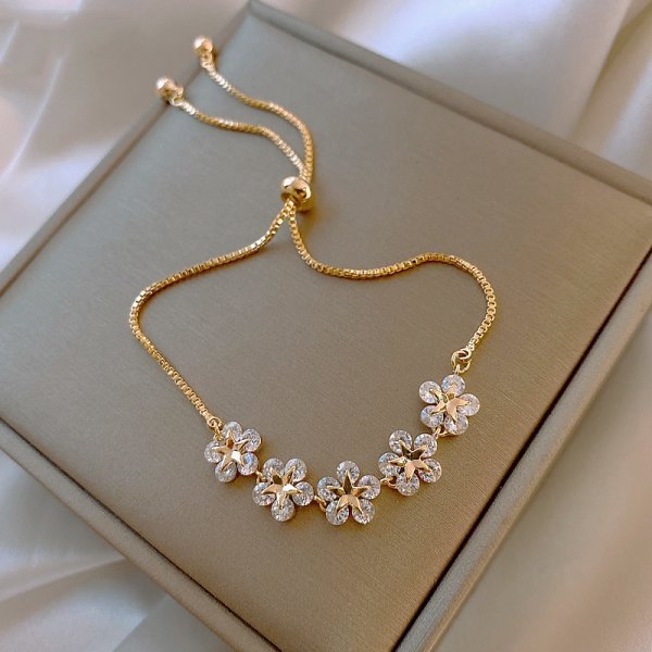 แฟชั่นสร้อยข้อมือดอกไม้สีสันสดใส 18k ดอกไม้ชุบทอง Lucky สร้อยข้อมือสําหรับผู้หญิงเครื่องประดับ