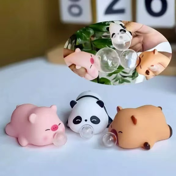 【ของบีบยัดใสรุ่นใหม่】คาปิบาระ + หมีแพนด้า + หมูเป่าฟองสบู่  ｜บีบแล้วเด้งช้า แก้เครียด  ｜ชุดสัตว์น่ารัก  ｜โปรโมชั่นพิเศษ   ซื้อ2แถม1   (ดีไซน์เป่าฟองเสียว ✨ ของเล่นตั้งโต๊ะ   ของขวัญนักเรียน  )