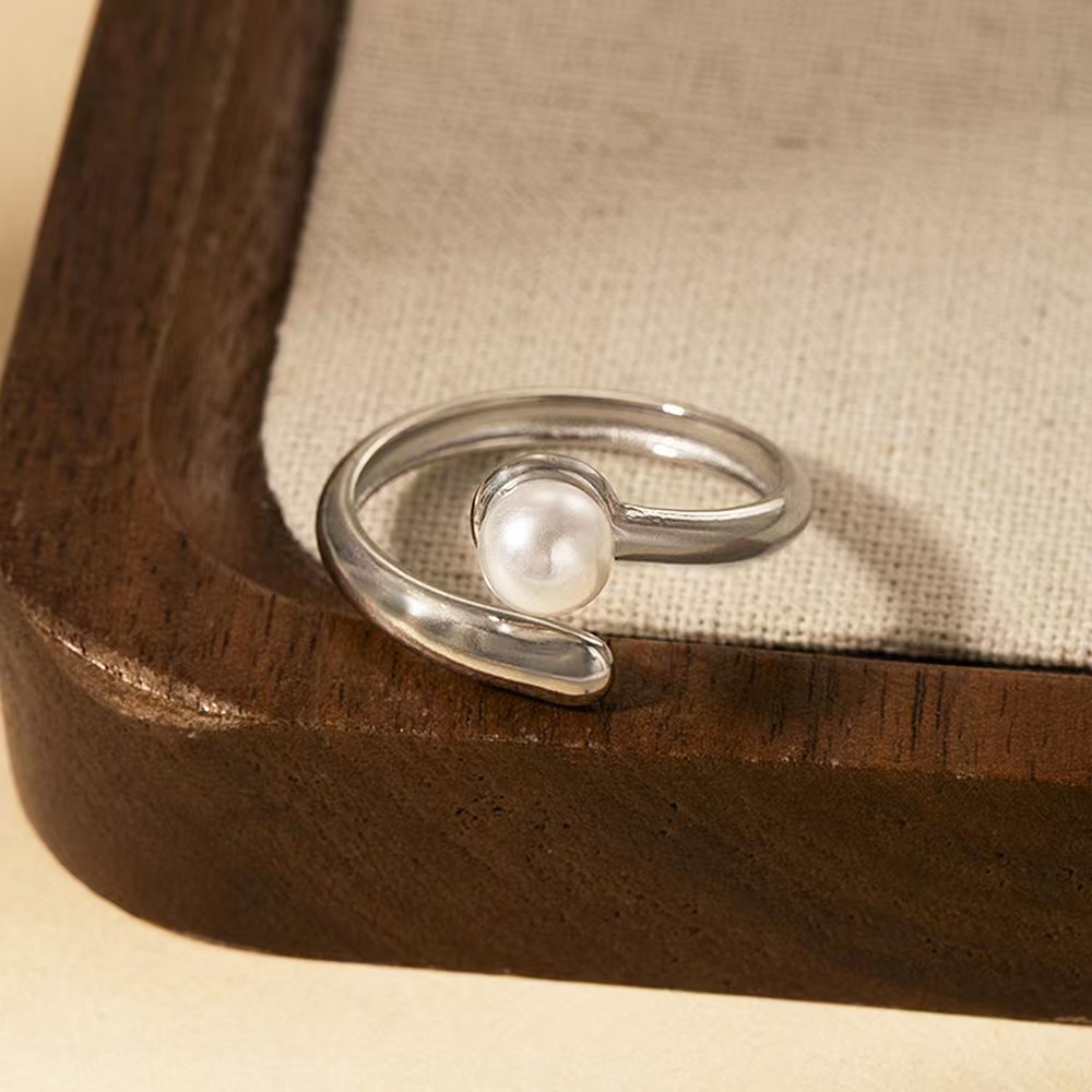 แหวนสแตนเลสปรับขนาดได้ ประดับมุก กันน้ํา กันเหงื่อ ไม่ลอก ไม่ดํา เรียบง่าย เข้ากับทุกสไตล์ สําหรับผู้หญิง - รูปที่ 4