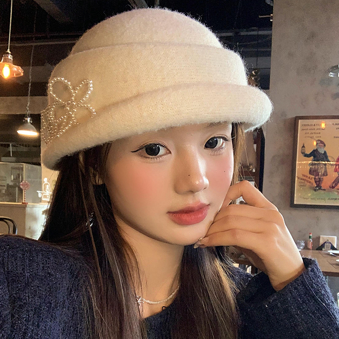 ฝรั่งเศสสไตล์เฮปเบิร์นมุกดอกไม้ขนาดเล็กหมวกด้านบนหญิงลูกสาวสไตล์อารมณ์สง่างามย้อนยุคทุกการแข่งขันหมวกถังขนาดเล็ก