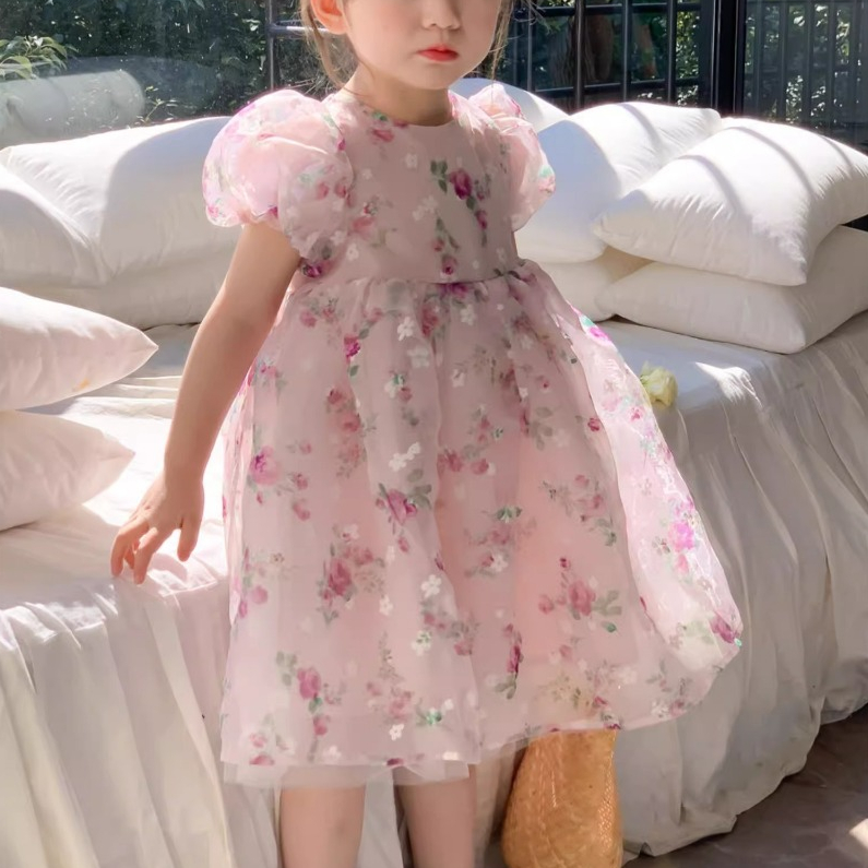 ชุดแฟชั่นฤดูร้อนสำหรับเด็กหญิง ปี 2025 สไตล์เจ้าหญิง ลายดอกไม้พร้อม Pettiskirt ทรงพองด้วยวัสดุ organza