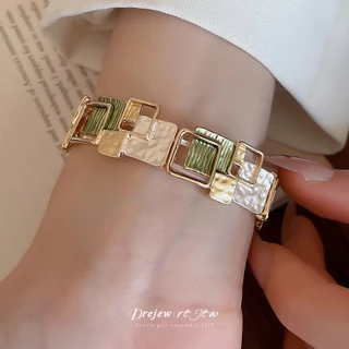 สร้อยข้อมือเชือกยางยืดทรงสี่เหลี่ยม วัสดุโลหะ ทันสมัย เหมาะเป็นเครื่องประดับมือ