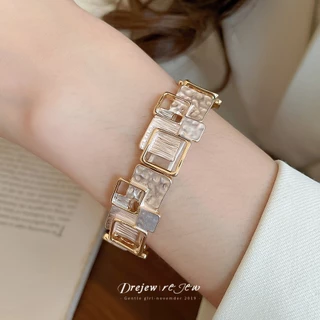 สร้อยข้อมือเชือกยางยืดทรงสี่เหลี่ยม วัสดุโลหะ ทันสมัย เหมาะเป็นเครื่องประดับมือ