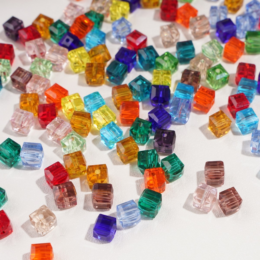 ลูกปัดคริสตัลโปร่งใส ขนาด 6/8 มม. 3D สำหรับทำเครื่องประดับ DIY