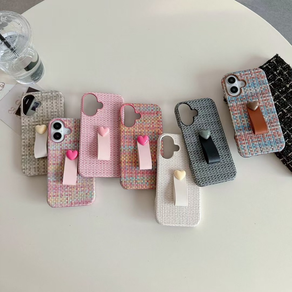 ทอรูปหัวใจสายรัดข้อมือเคสโทรศัพท์สําหรับIphone 17 promax air 16 15 14promax 14plus 13 Pro Max 12 Pro Max 11ฝาครอบโทรศัพท์นุ่ม