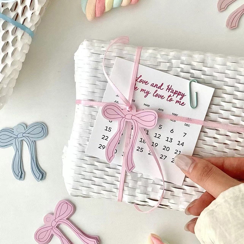 50 ชิ้น/เซ็ต Ins น่ารัก Bowknot ป้ายแท็ก Kawaii แขวน Strings ห่อของขวัญดอกไม้บรรจุภัณฑ์กระดาษการ์ด Xmas Tree แขวนป้าย Party ตกแต่งงานแต่งงาน