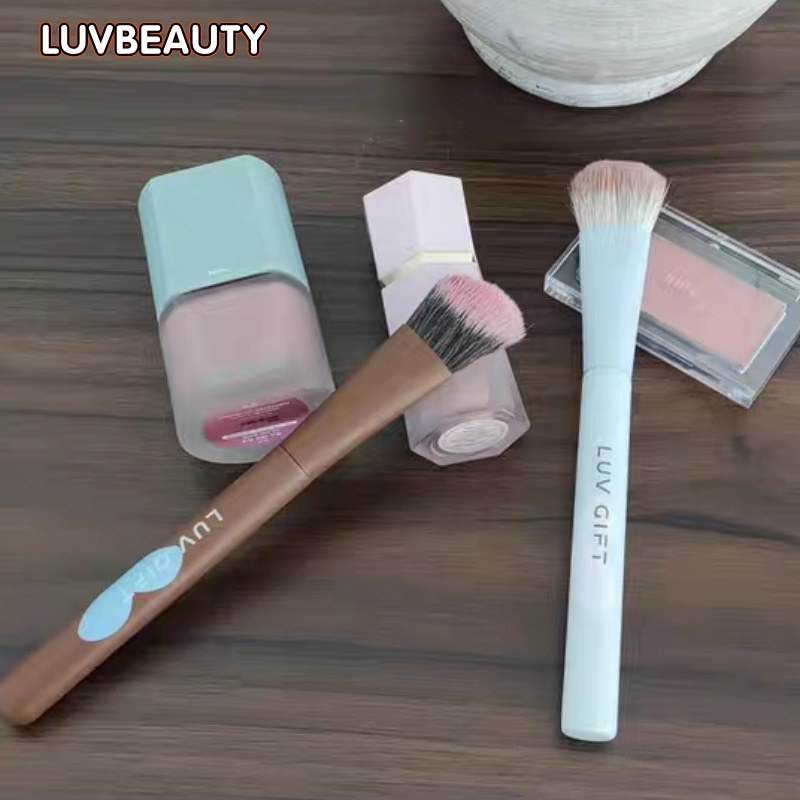 LUVBEAUTY/Love Things Extremely Slope Blush Brush Portable Dot Color Blush Setting Brush Contour Bru