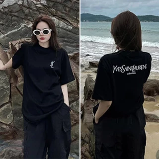(ผ้าฝ้าย 100%) Luvoro 2025 เสื้อยืด Cotton oversize T-shirt unisex ลาย เนื้อผ้านุ่มระบายอากาศดี แขนสั้น เสื้อยืดสีดำและขาวสไตล์เกาหลีย้อนยุค สำหรับสตรี ทำจากผ้าฝ้ายแท้ 100% C1609