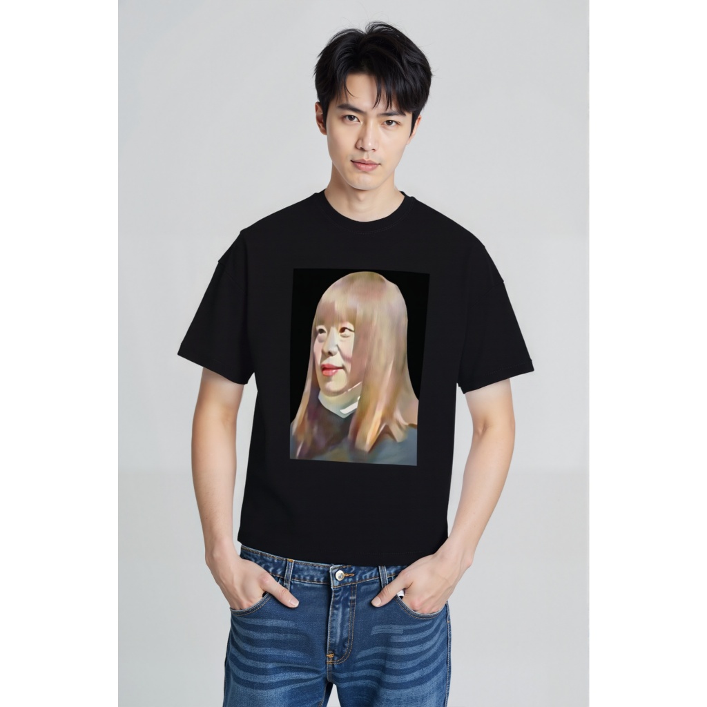 เสื้อยืดผ้าหลวมสบายสำหรับผู้ชาย ด้านหน้าลาย  Sister Hong