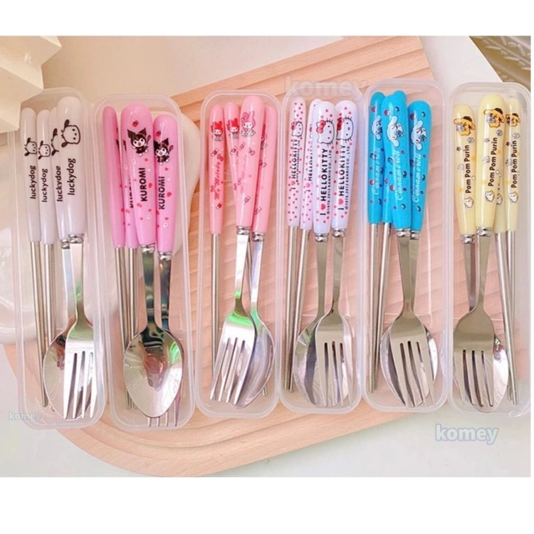 🛒ชุดช้อนส้อม ช้อนเด็ก ช้อน ส้อม ตะเกียบ ชุด 3 ชิ้น วัสดุสแตนเลส มี น่ารัก สำหรับเด็กลายการ์ตูน พร้อมกล่อง