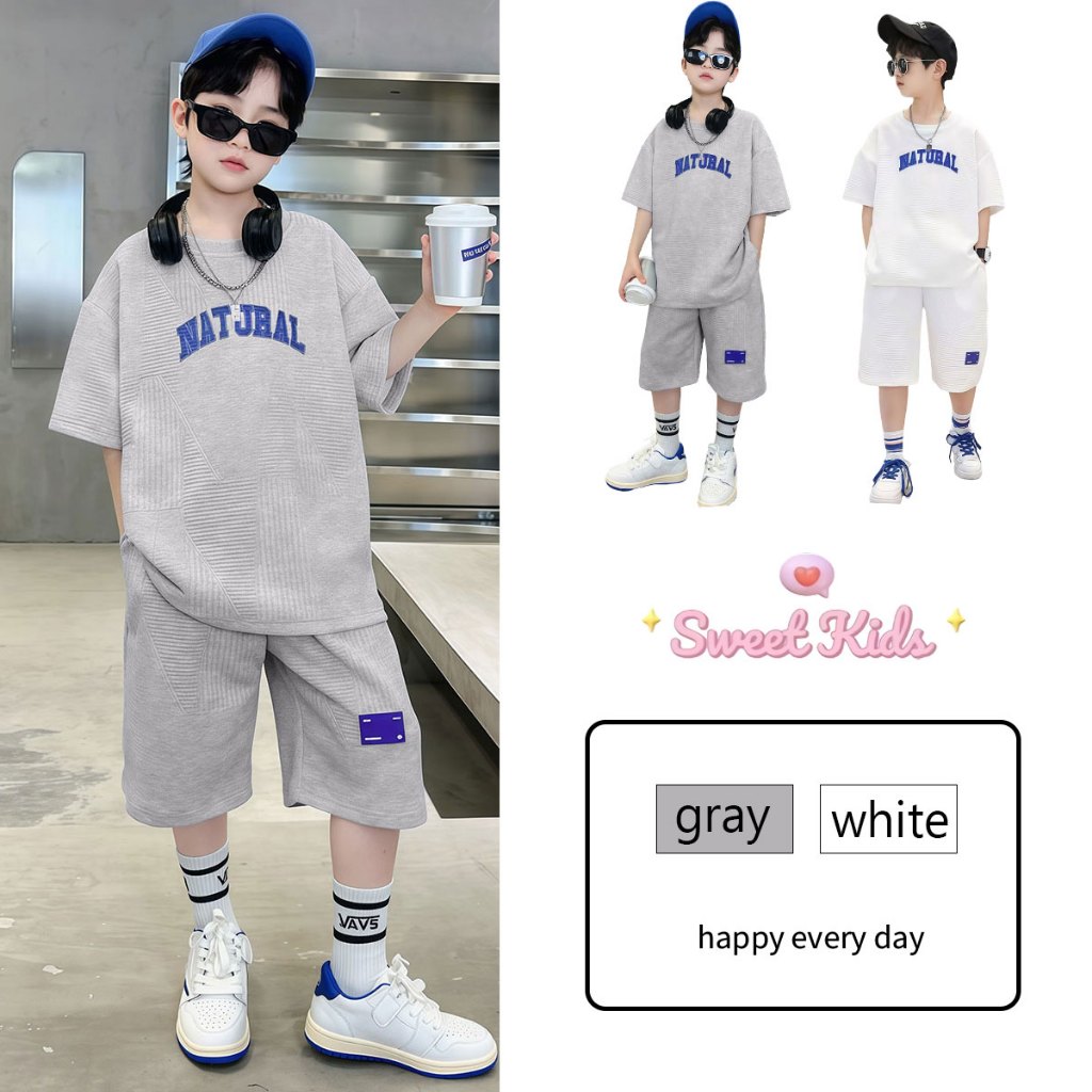 SweetKids พร้อมส่งจากกทม🌸ชุดแฟชั่นเด็กผู้ชาย🍓ชุดเสื้อยืดคอกลม+กางเกงขาสั้น หล่อๆ อินเทรนด์ งานสกรีนลายตัวอักษร ฤดูร้อน ใหม่
