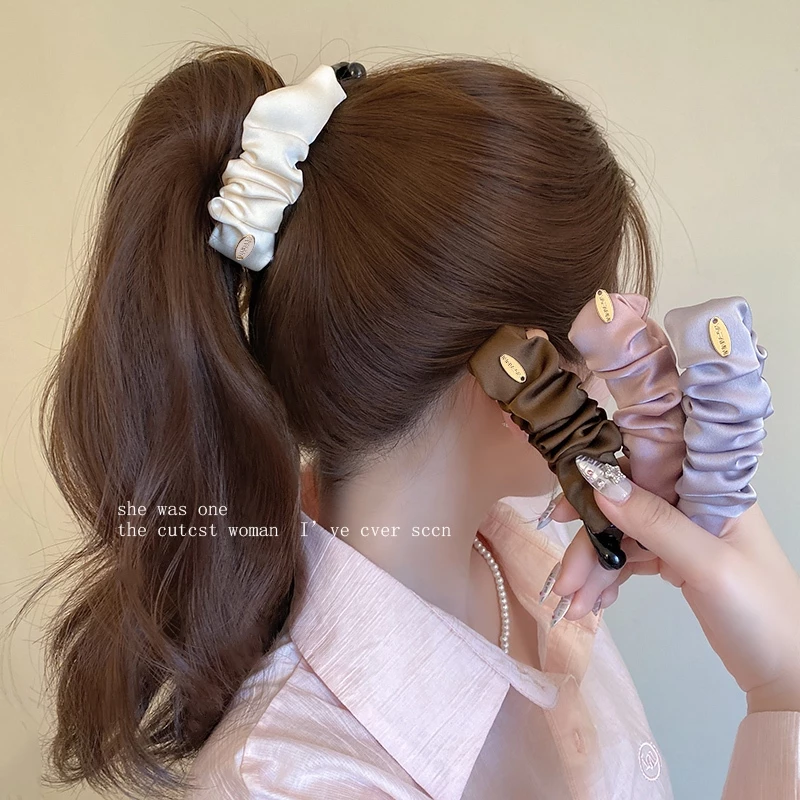 กิ๊บยึดผมทรงหางม้าแบบ.VERTICAL ออกแบบใหม่จากผ้าซาตินฝรั่งเศสรองความละเอียดอ่อน