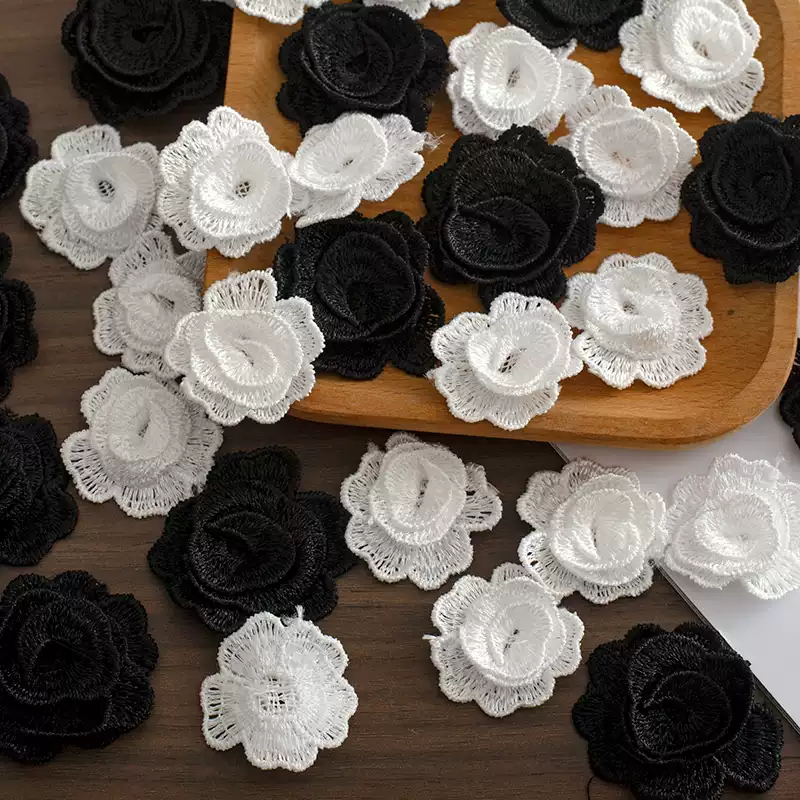 10 ชิ้น/เซ็ตสีดําสีขาว 3D ดอกไม้ที่ละลายน้ําได้ปัก Patch Handmade DIY ชุดแต่งงานเย็บ Applique Craft