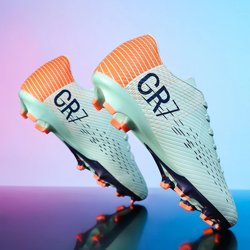 2025 ใหม่ CR7 รองเท้าฟุตบอลวิทยาเขตการฝึกอบรมกีฬากลางแจ้ง 4 สีขนาด 35-45