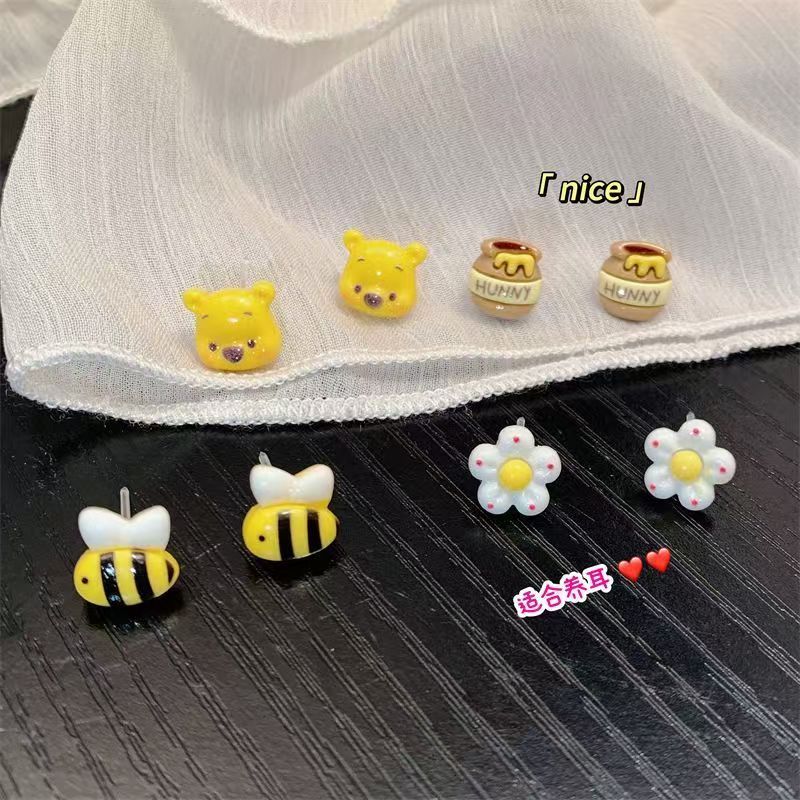 ต่างหูเนยหมีมินิ ประดับดอกไม้ขนาดเล็ก สำหรับนักเรียน ดูน่ารัก