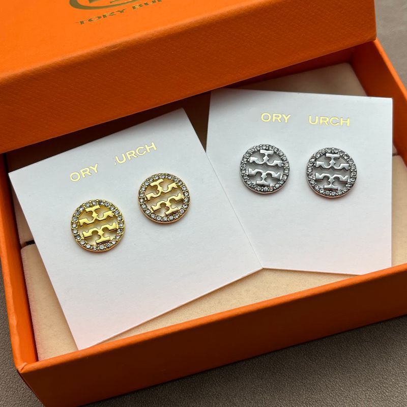 สร้อยคอมีดีไซน์เรขาคณิตและต่างหูสตั๊ด สไตล์ฝรั่งเศสดูลงตัว