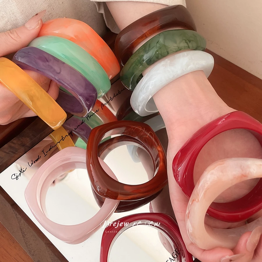 สร้อยข้อมือวินเทจย้อมเรซิ่น สไตล์อเนกประสงค์ เหมาะสำหรับสวมใส่ในหลากหลายโอกาส