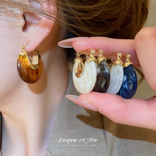 ต่างหูรูปตัวยู เรซิน สไตล์ย้อนยุคฝรั่งเศส เพิ่มความเก๋ให้ลุค…