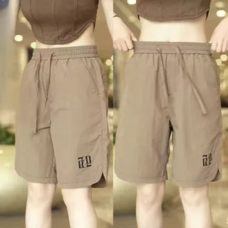 ฤดูร้อน ผ้าไหมน้ำแข็ง สไตล์อเมริกัน หลวม ขนาดใหญ่ แห้งเร็ว ลำลอง กีฬา กางเกงขาสั้นผู้หญิง บางและเบา