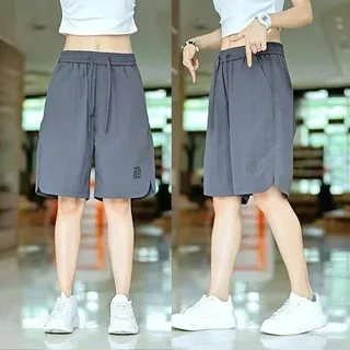 ฤดูร้อน ผ้าไหมน้ำแข็ง สไตล์อเมริกัน หลวม ขนาดใหญ่ แห้งเร็ว ลำลอง กีฬา กางเกงขาสั้นผู้หญิง บางและเบา