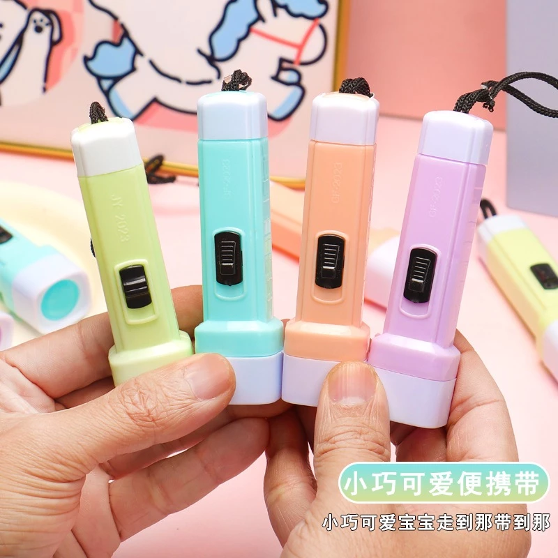 🔥ส่งในไทย🔥 ไฟฉายพกพาขนาดเล็ก พวงกุญแจไฟฉาย torch คละสี มินิไฟฉาย ไฟฉาย ของขวัญ ของแจก ของชำร่วย thumbnail 5