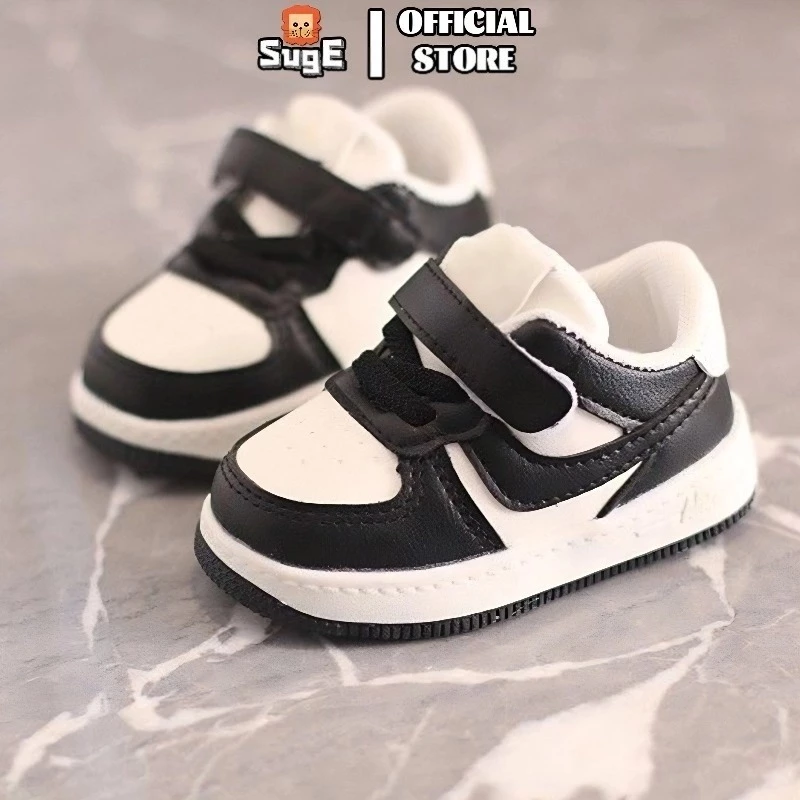 SUGE อายุ 0-3 ปี รองเท้าเด็กโต พื้นนิ่ม หัดเดิน กันลื่น สีขาว สําหรับเด็กผู้ชาย และเด็กผู้หญิง