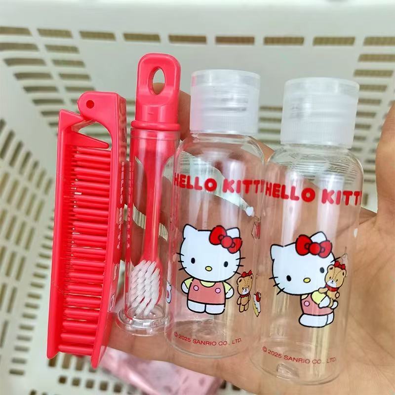 Miniso Hello Kitty ชุดเดินทาง ขวดพลิก 50Ml*2+แปรงสีฟัน*1+หวี*1