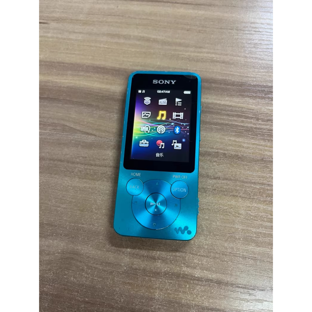 SONY NW-S13 WALKMAN เครื่องเล่น MP3 สีแดงและน้ําเงิน