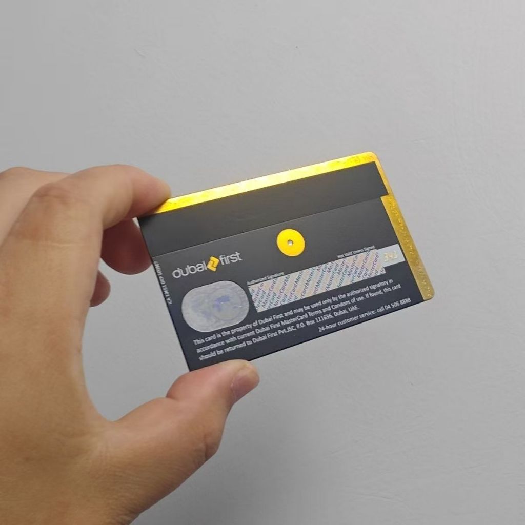 ที่กําหนดเองโลหะ dubai เพชรสดชื่นละครสั้นเพชรแท้ไทเทเนียม dubai First Royal Bank ทําด้วยมืออาคาร