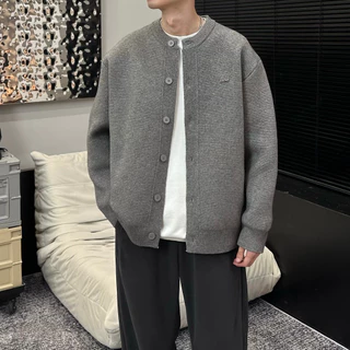 เสื้อแจ็คเก็ตคาร์ดิแกนถักคอปกเบสบอลสำหรับผู้ชาย - ลายทางและหลวม สไตล์สลูชชี่