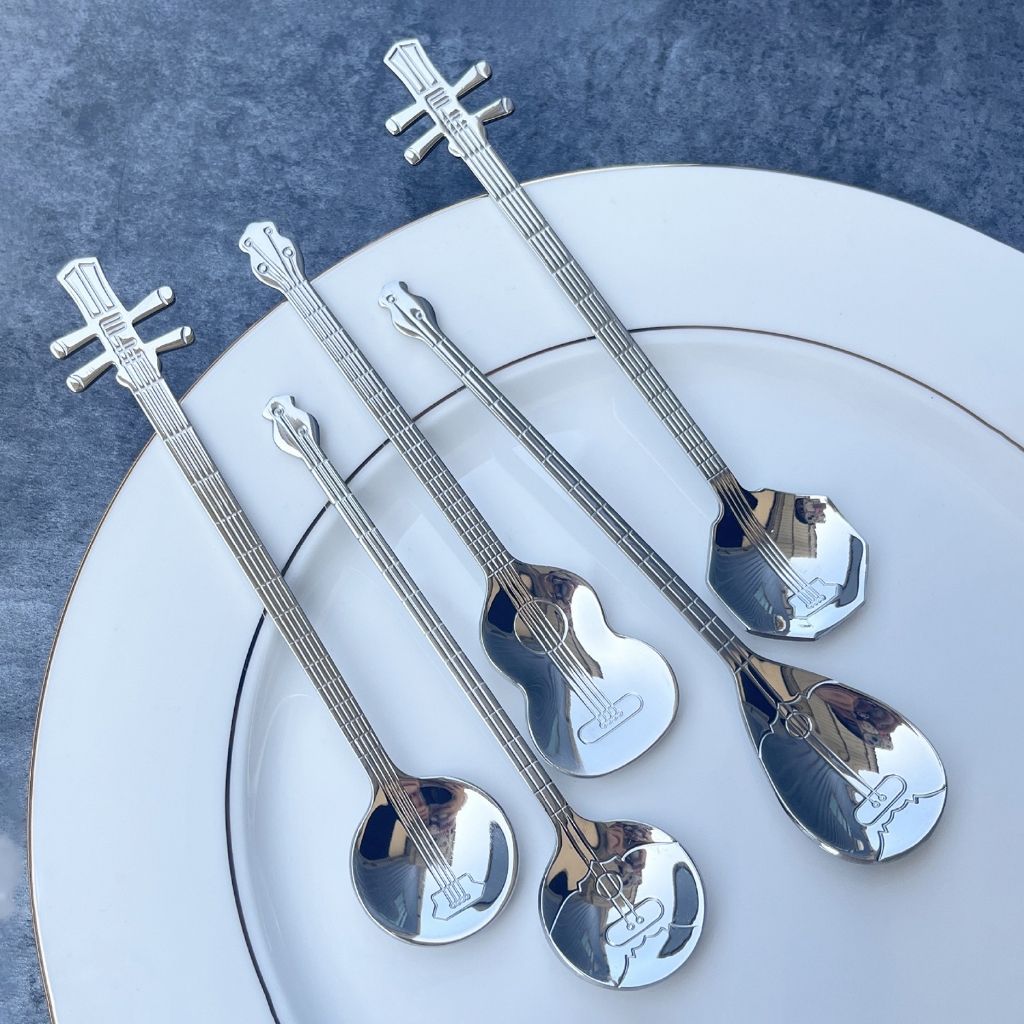 304 ช้อนสแตนเลสสร้างสรรค์กีตาร์เครื่องดนตรีเพลงช้อนบุคลิกภาพช้อนกาแฟช้อนขนม