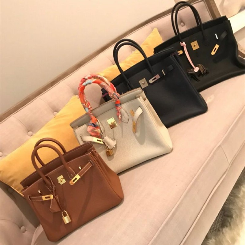 ฟรีผ้าพันคอผ้าไหม Pony Cowhide Lychee Grain Cowhide 25/30/35 ซม.หัวเข็มขัดทองกระเป๋าถือ Crossbody Classy หญิงกระเป๋า Texture กระเป๋า