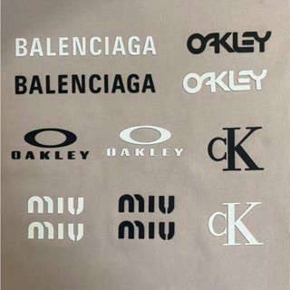 เครื่องหมายการค้าโลหะพร้อมโลโก้ PU แบบปรับแต่งได้