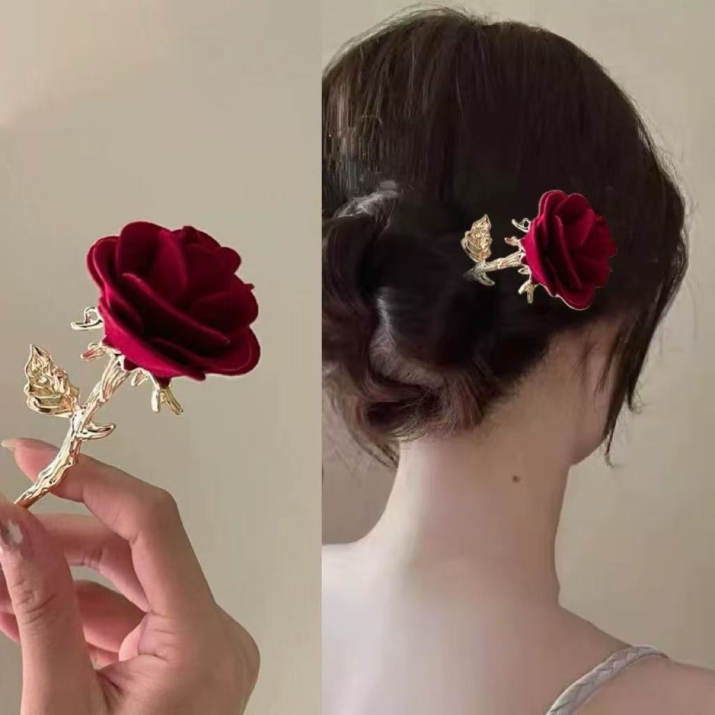 พินผมคลาสสิกลายดอกกุหลาบแดง พินผมทรงเสื้อเชิ๊งซาม เหมาะสำหรับเครื่องแต่งกายเจ้าสาว