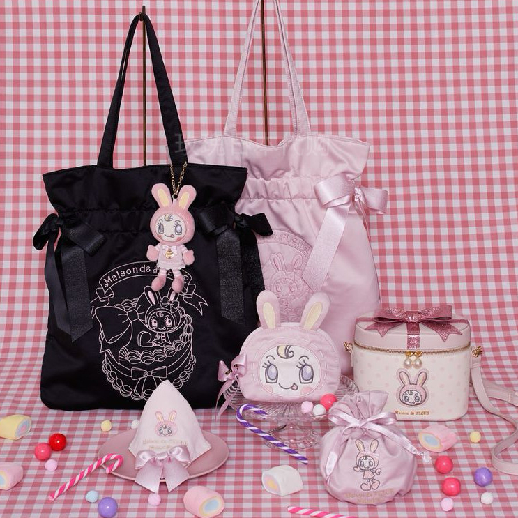 Maison De FLEUR Japanese Joint Pianist Mezzo Piano เย็บปักถักร้อยผีเสื้อกระเป๋าสะพาย